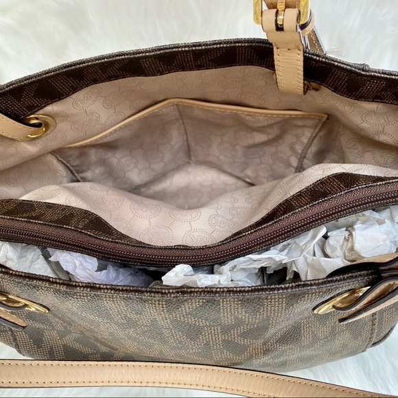 Michael Kors ✨ EW Large Logo Jet Set Tote - Picture 10 of 12